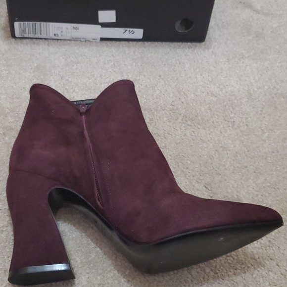 Kenneth Cole NY Suede Burgundy Ankle Boots - Picture 7 of 8